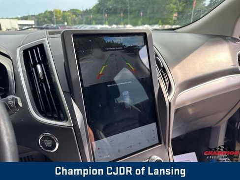 Used 2022 Ford Edge SEL image 13