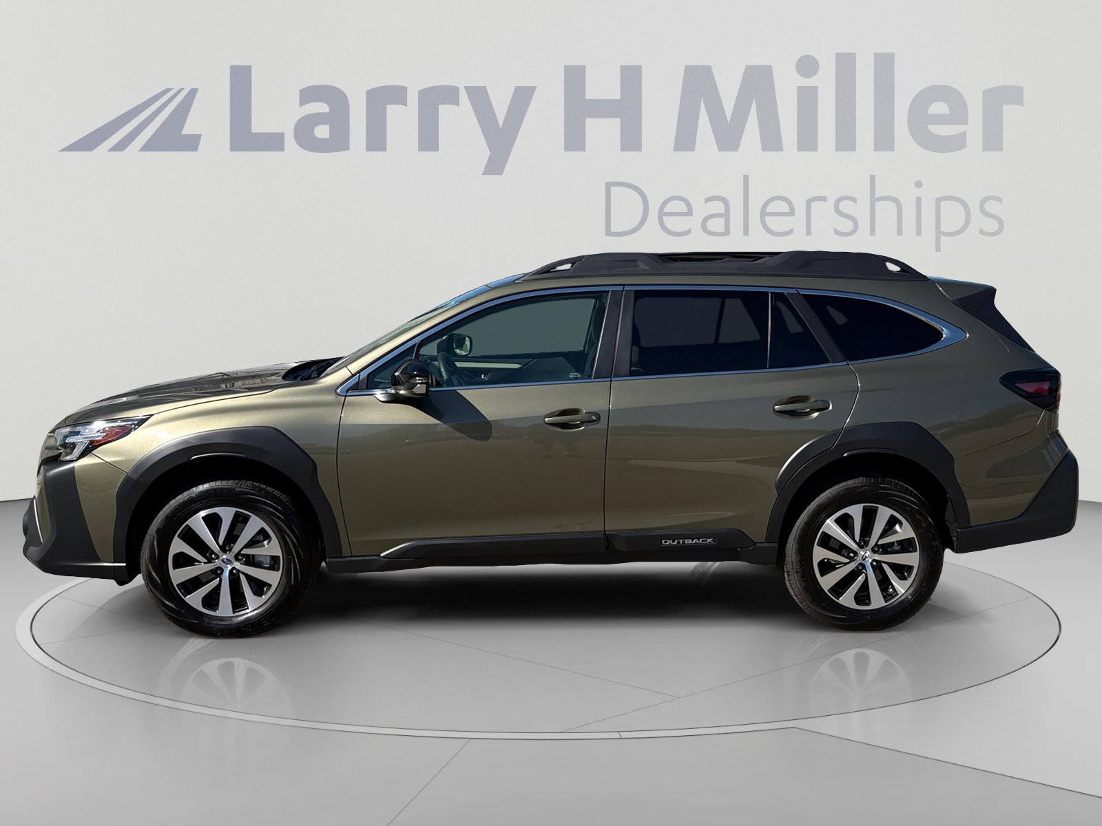 Certified 2025 Subaru Outback Premium AWD/4WD image 2