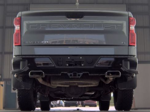 Used 2022 Chevrolet Silverado 1500 LT Trail Boss w/ LT Trail Boss Premium Package AWD/4WD image 6