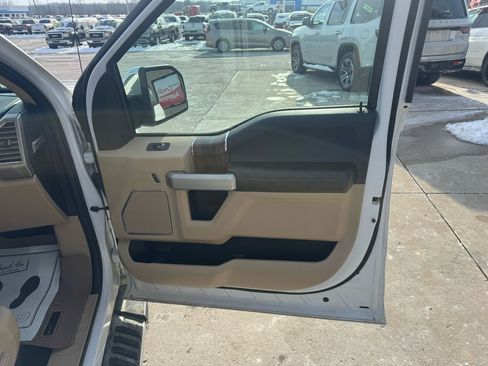 Used 2015 Ford F150 Lariat image 15