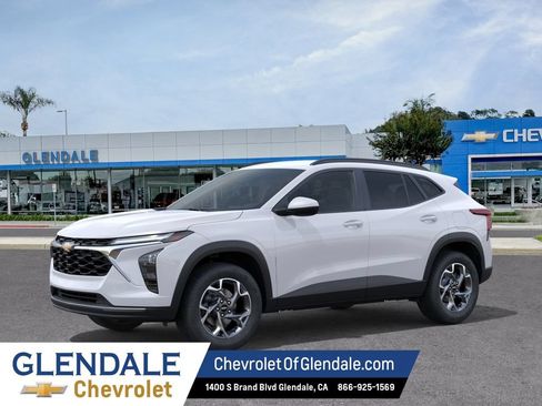 New 2026 Chevrolet Trax LT FWD image 2