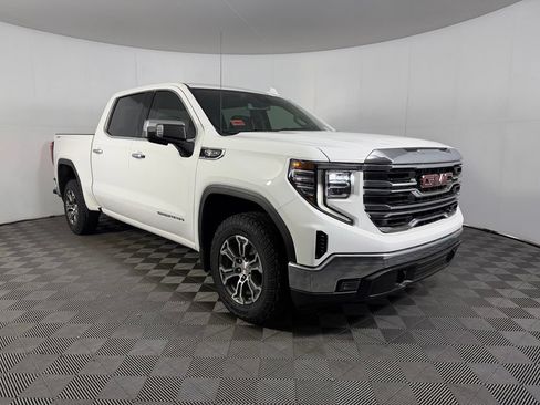 Used 2025 GMC Sierra 1500 SLT AWD/4WD image 5