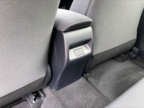 Used 2026 Toyota Corolla SE w/ SE Premium Package FWD image 33