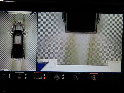 Used 2024 GMC Sierra 3500 Denali image 15