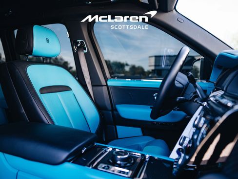 Used 2023 Rolls-Royce Cullinan Black Badge w/ Driver's Package image 23