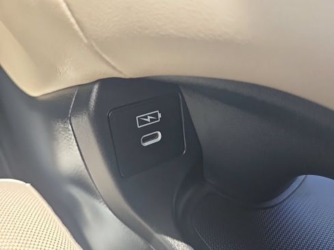 Used 2025 Honda HR-V LX image 22
