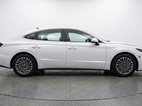 Used 2025 Hyundai Sonata SEL FWD image 11