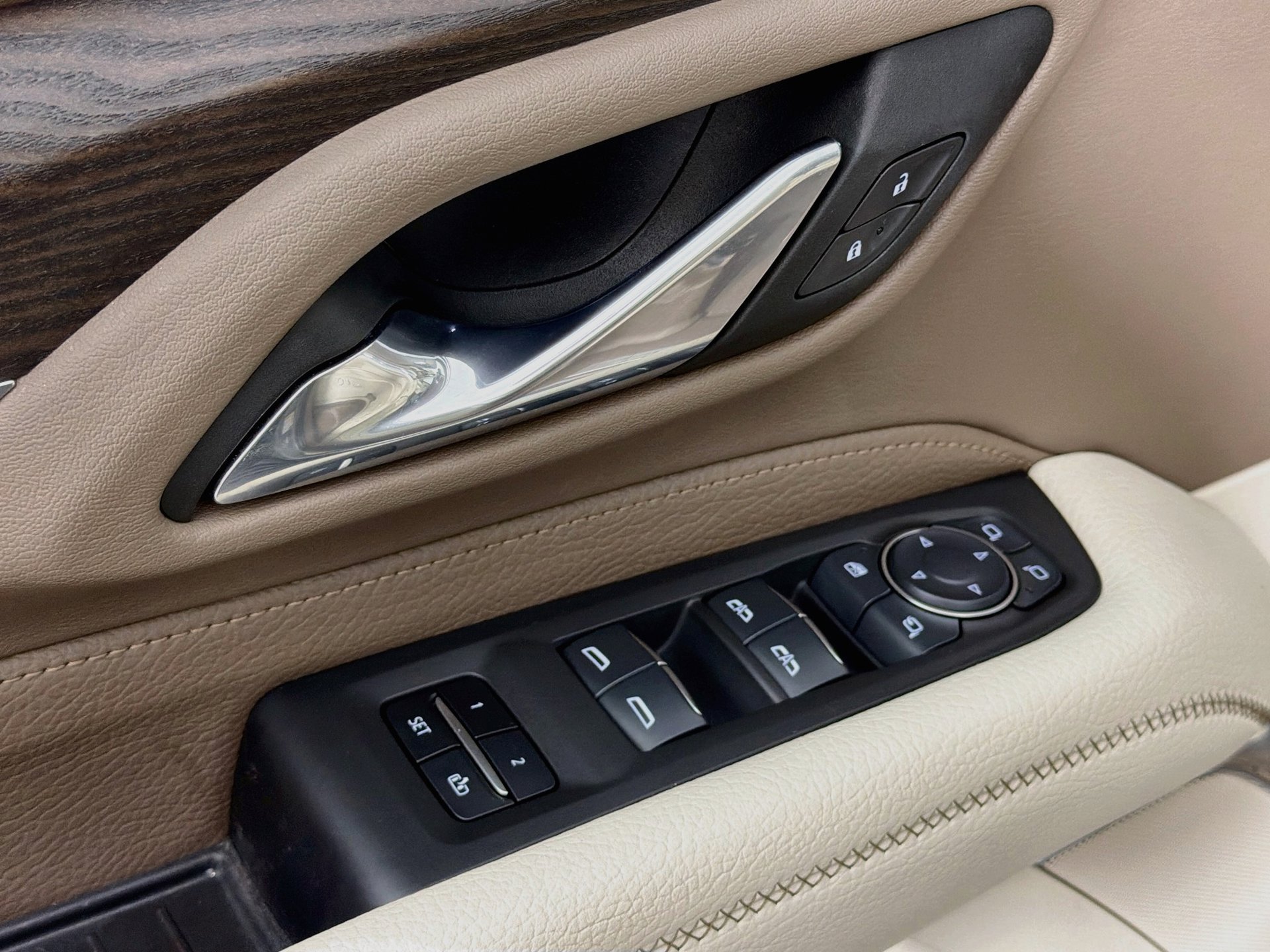 Used 2024 GMC Yukon Denali RWD image 19