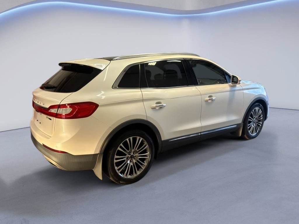 Used 2016 Lincoln MKX Reserve w/ Luxury Package FWD image 8