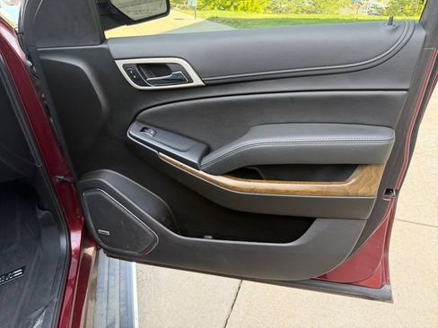 Used 2019 GMC Yukon Denali w/ Denali Ultimate Package AWD/4WD image 9