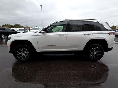 New 2025 Jeep Grand Cherokee Limited image 8