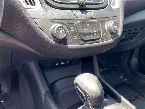 Used 2024 Chevrolet Malibu LS FWD image 31