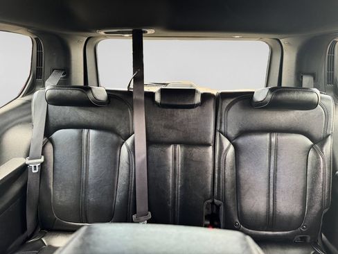 Used 2024 Jeep Wagoneer Series II w/ Flexible Seating Group AWD/4WD image 18