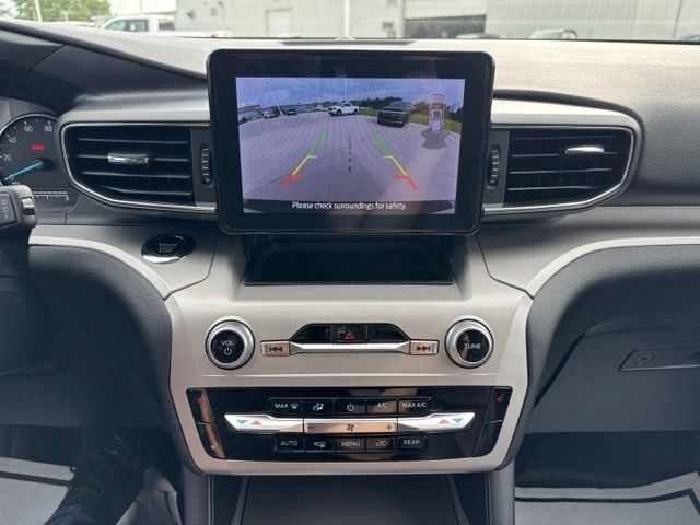 Used 2023 Ford Explorer XLT w/ Equipment Group 202A AWD/4WD image 13