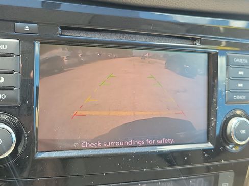 Used 2018 Nissan Rogue SV FWD image 22