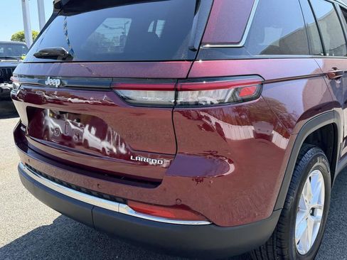Used 2025 Jeep Grand Cherokee Laredo X w/ Luxury Tech Group I AWD/4WD image 11