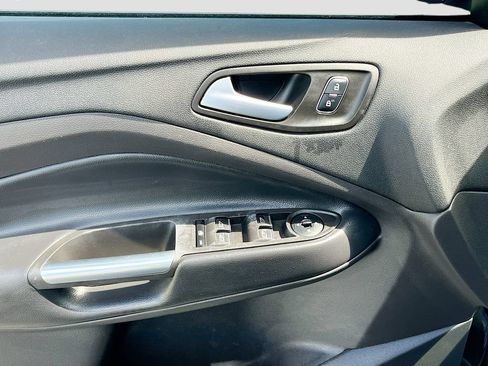 Used 2019 Ford Escape SE FWD image 17