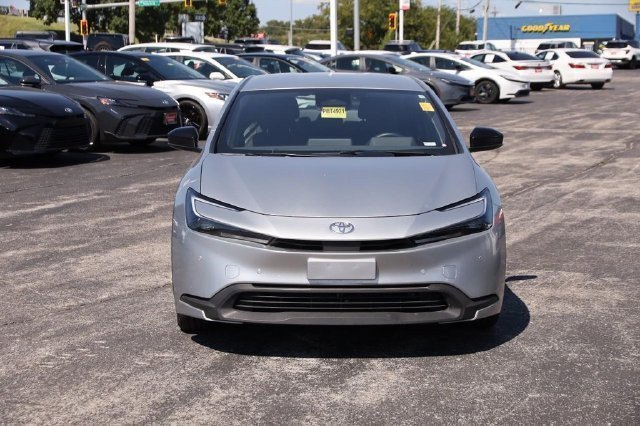 Certified 2025 Toyota Prius LE AWD/4WD image 4