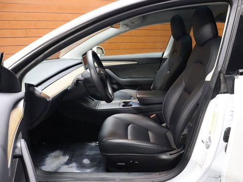 Used 2023 Tesla Model 3 Standard Range image 29