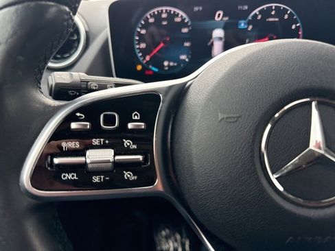 Used 2021 Mercedes-Benz GLA 250 4MATIC image 23