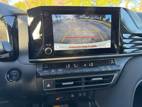 Used 2025 Toyota Camry LE image 11