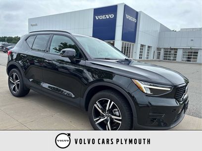 Used 2024 Volvo XC40 B5 Core w/ Climate Package