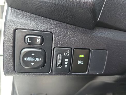 Used 2015 Toyota Corolla L image 26