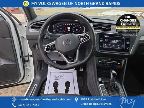 Used 2022 Volkswagen Tiguan SEL R-Line image 14