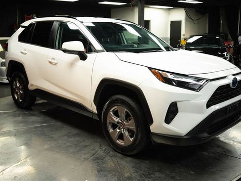 Used 2023 Toyota RAV4 LE image 5
