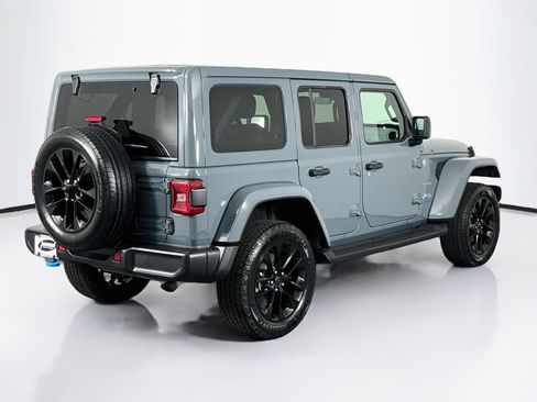 Used 2024 Jeep Wrangler Unlimited Sahara w/ Technology Group AWD/4WD image 15