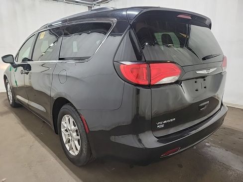 Used 2021 Chrysler Voyager Lxi FWD image 3