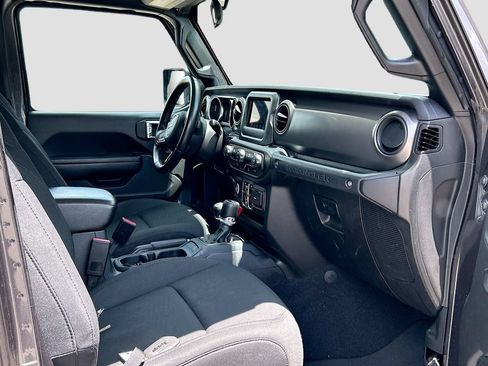 Used 2022 Jeep Wrangler Unlimited Sport AWD/4WD image 14