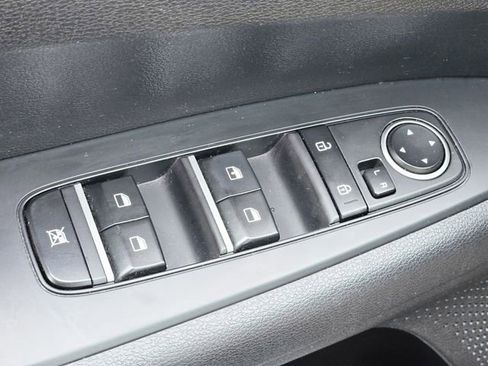 Used 2024 Kia Forte LXS image 21