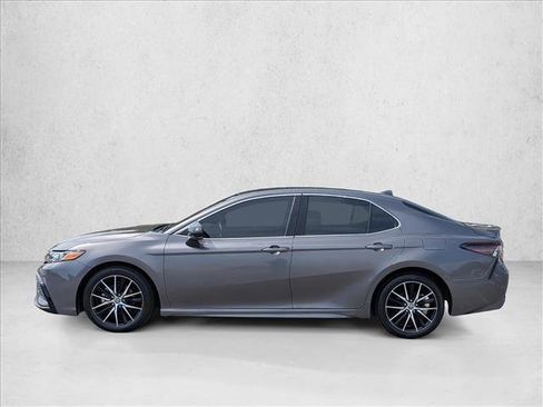 Used 2023 Toyota Camry SE image 8