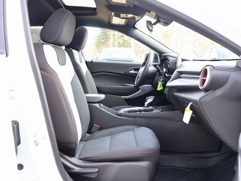 New 2026 Chevrolet Trax RS w/ Sunroof Package image 32