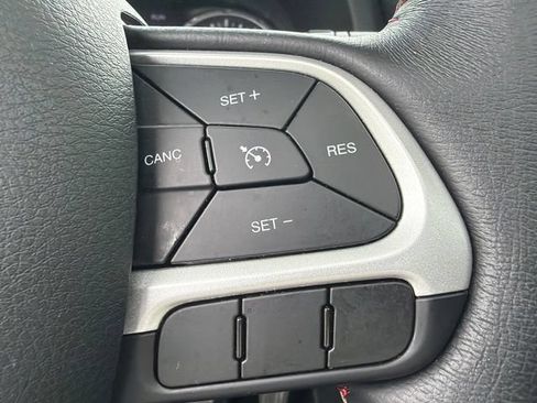 Used 2023 Jeep Renegade Latitude w/ Sun/Sound Group AWD/4WD image 25