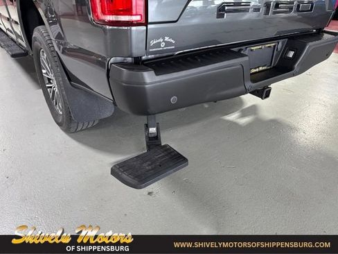 Used 2019 Ford F150 XLT w/ Equipment Group 302A Luxury AWD/4WD image 32