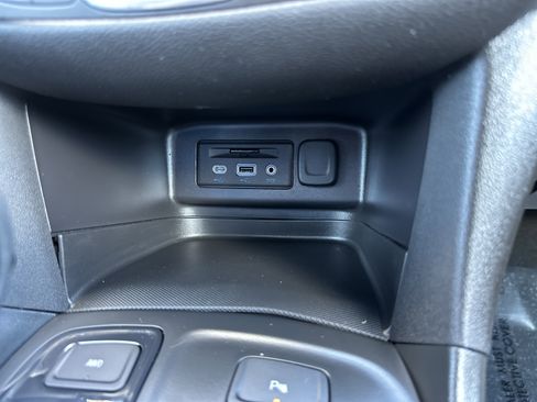 Used 2024 Chevrolet Equinox RS w/ RS Leather Package image 29