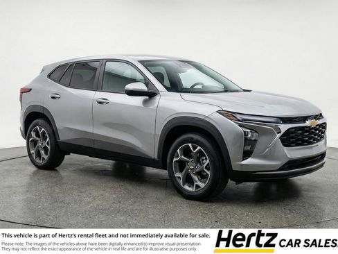 Used 2025 Chevrolet Trax LT image 1