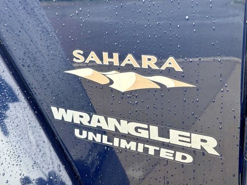 Used 2013 Jeep Wrangler Unlimited Sahara w/ Max Tow Pkg AWD/4WD image 12