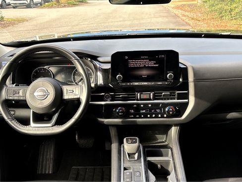 Certified 2024 Nissan Pathfinder SV image 4