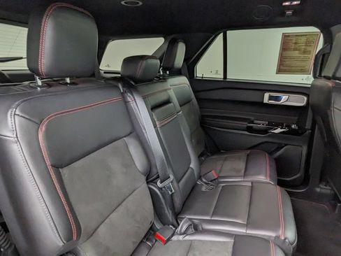 Certified 2023 Ford Explorer ST-Line AWD/4WD image 40