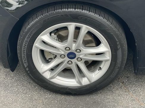 Used 2018 Ford Fusion SE w/ Fusion SE Technology Package FWD image 39