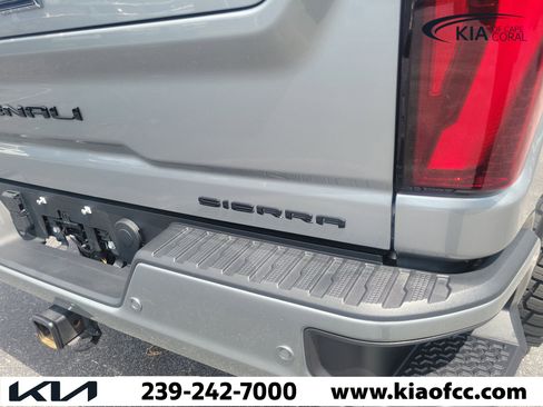 Used 2025 GMC Sierra 2500 Denali Ultimate AWD/4WD image 10