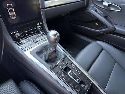 Used 2025 Porsche 718 Boxster RWD image 22