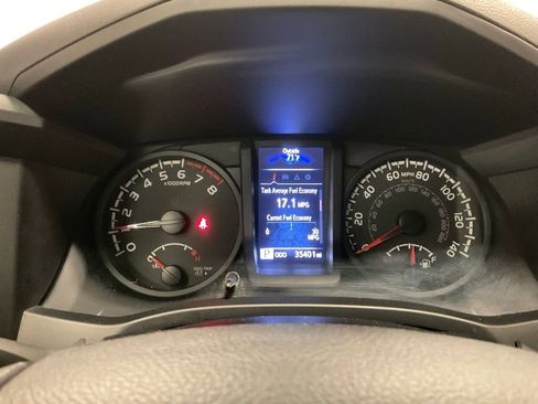 Used 2022 Toyota Tacoma SR AWD/4WD image 4