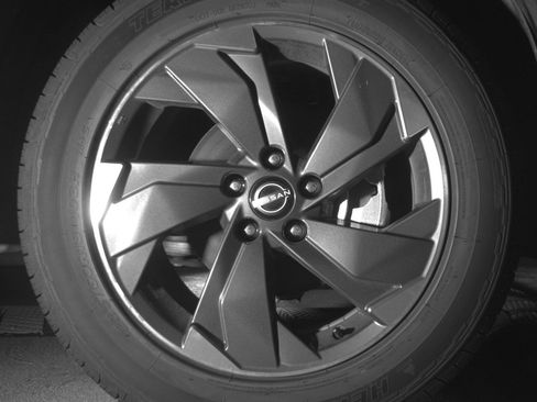 Used 2025 Nissan Rogue SV FWD image 13