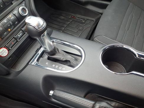 Used 2017 Ford Mustang Coupe image 11