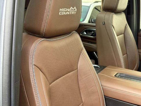 Used 2022 Chevrolet Tahoe High Country image 12