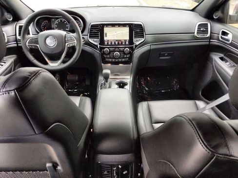 Used 2021 Jeep Grand Cherokee Limited image 19